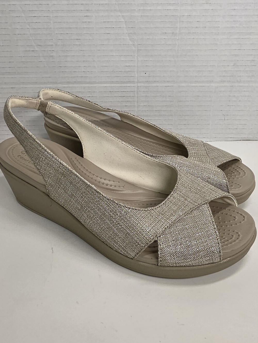 Crocs Leigh Ann Shimmer Wedge Sandals Sz 8